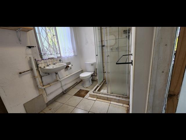 Studio apartment to let in Forest Hills