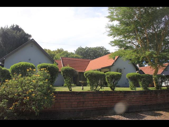 500m² Office space for sale in Gillitts