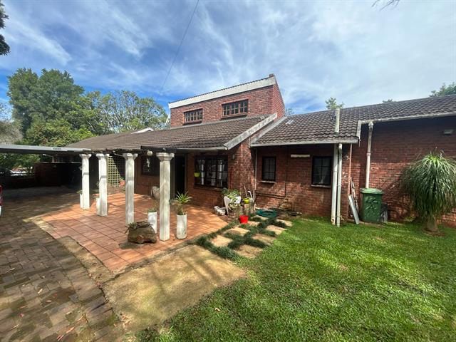 5 Bedroom House for sale in Forest Hills