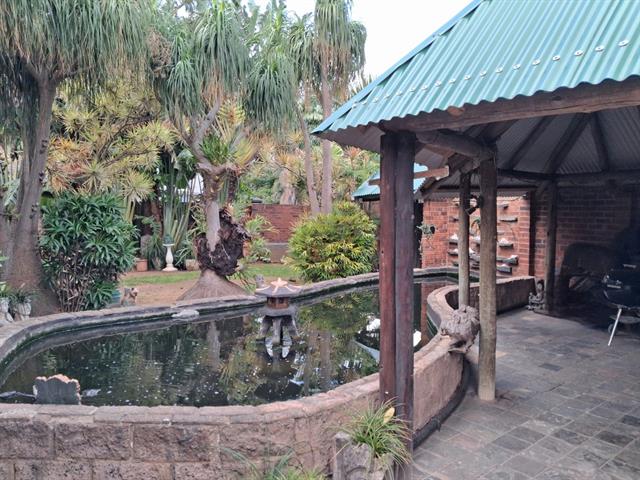 3 Bedroom House for sale in Bluff