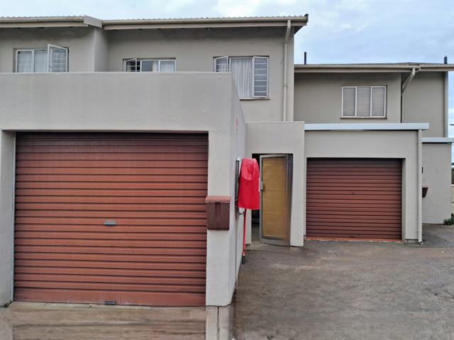 2 Bedroom Duplex for sale in Bluff