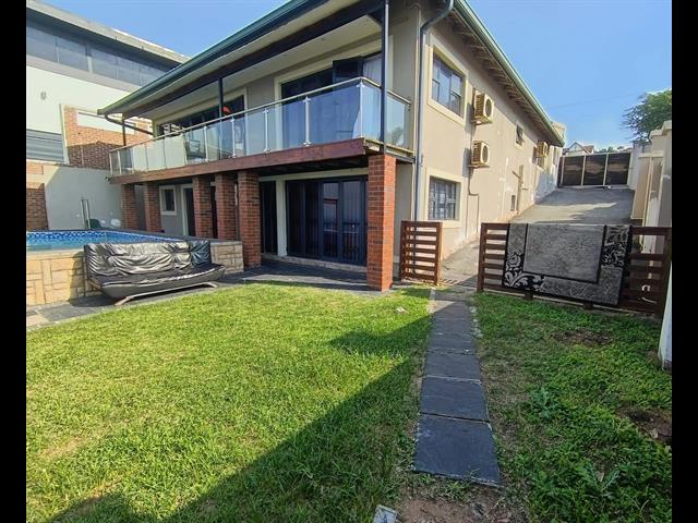 5 Bedroom House for sale in Bluff
