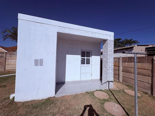 Bachelor apartment to let in Bluff