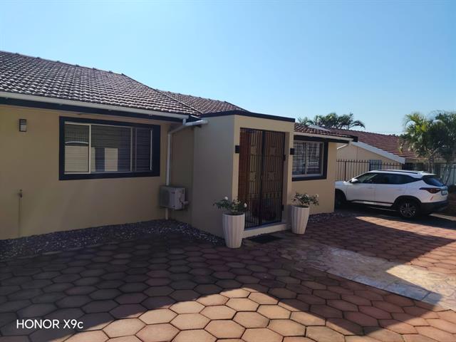 3 Bedroom House for sale in Bluff