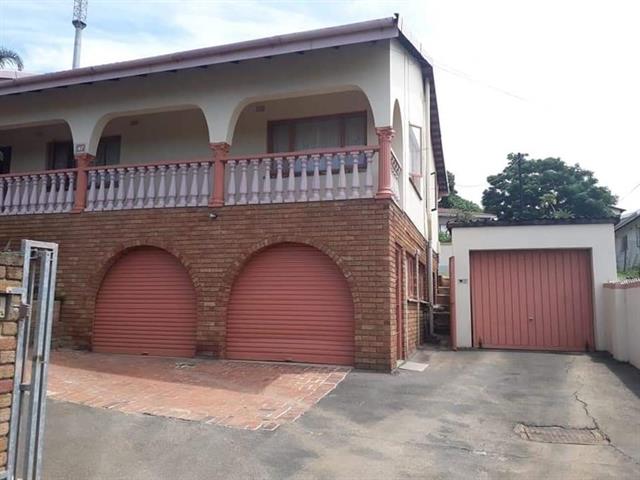 3 Bedroom House for sale in Clare Estate