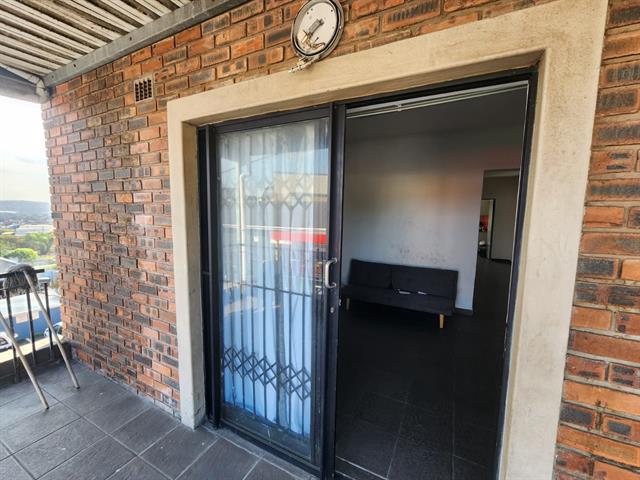 40m² Office space to let in Bluff
