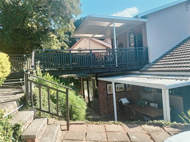 4 Bedroom House for sale in The Wolds