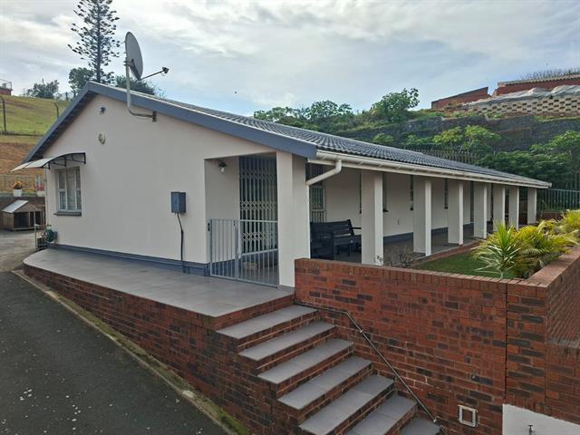 4 Bedroom House for sale in Austerville