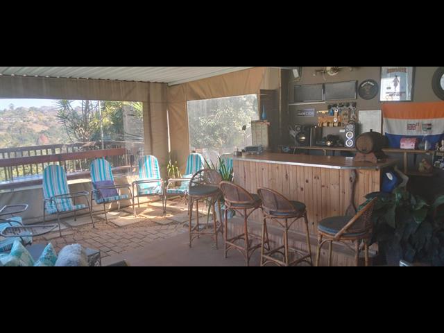 4 Bedroom House for sale in Waterfall