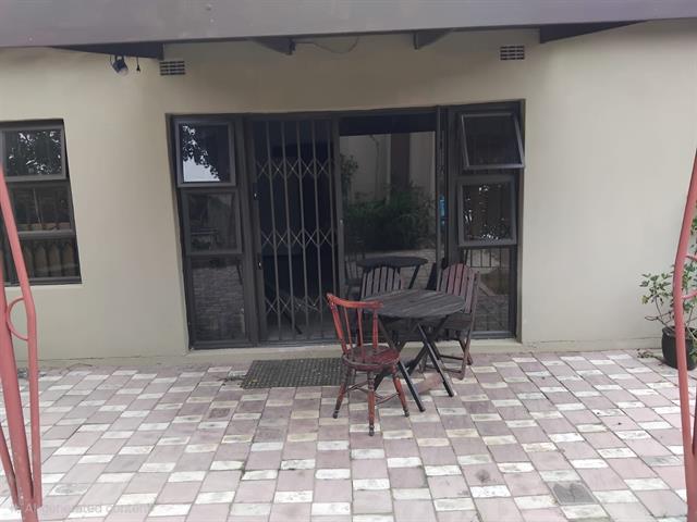 1 Bedroom Garden Cottage to let in Sarnia