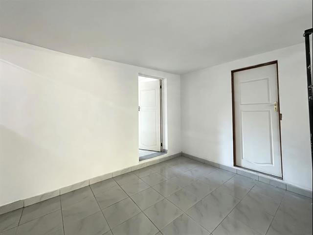 2 Bedroom House to let in Glen Park