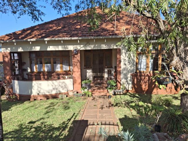 4 Bedroom House for sale in Glenwood