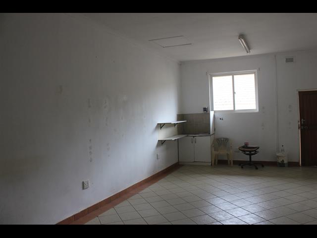 38m² Retail space to let in Crestview