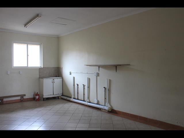 38m² Retail space to let in Crestview
