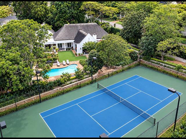 4 Bedroom House for sale in Kloof