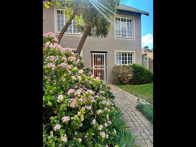 3 Bedroom House to let in Bassonia Rock