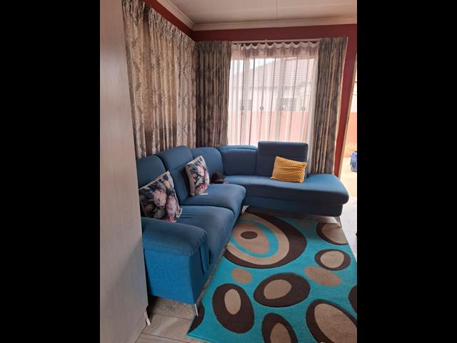 2 Bedroom House to let in Mapleton