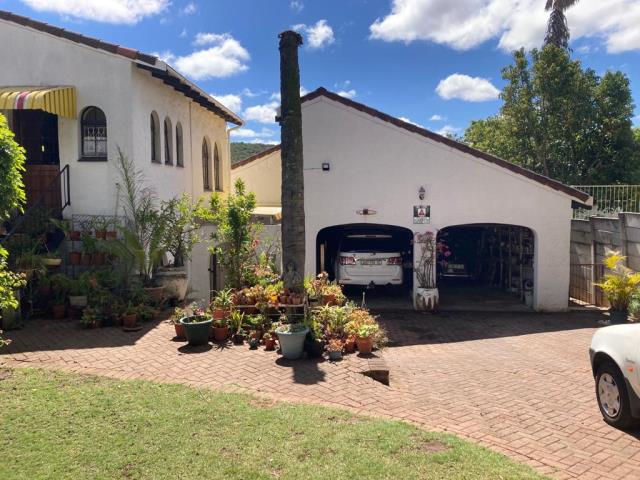 3 Bedroom House for sale in Kaffrarian Heights