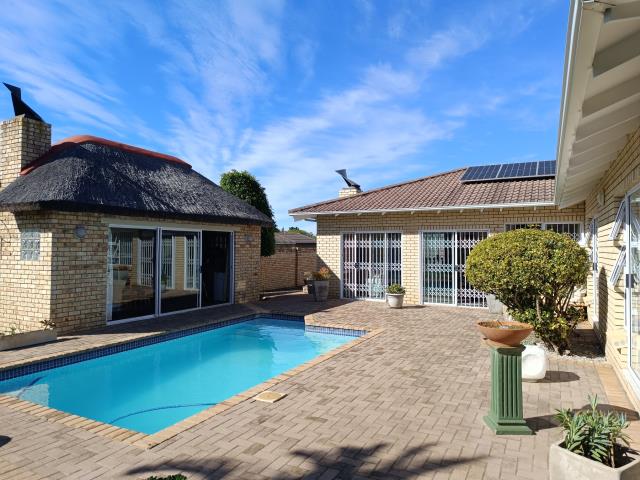 3 Bedroom House for sale in Summerstrand