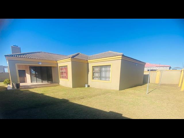 3 Bedroom House to let in Bluewater Bay