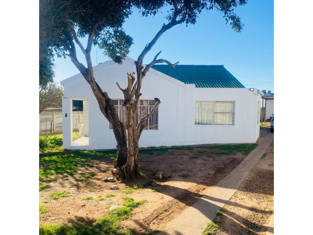 3 Bedroom House for sale in Bothasrus