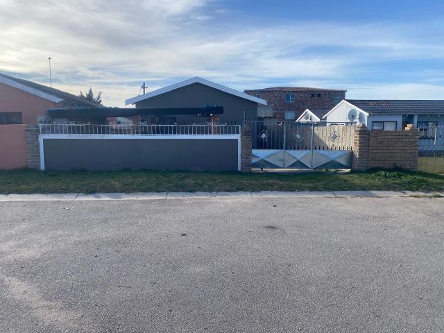 2 Bedroom House for sale in Motherwell Nu 3