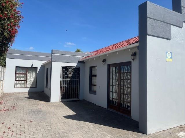 3 Bedroom House to let in Overbaakens