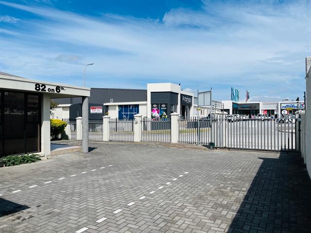  to let in Newton Park