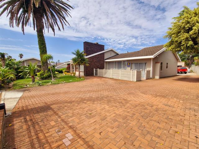7 Bedroom House for sale in Summerstrand