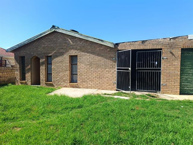 4 Bedroom House for sale in Kwadwesi