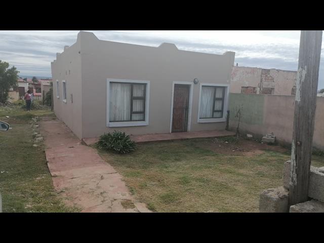 2 Bedroom House for sale in Zwide