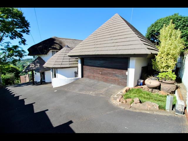 3 Bedroom House for sale in Waterfall