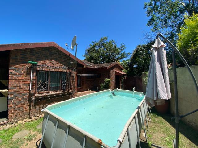 3 Bedroom House for sale in Amanzimtoti