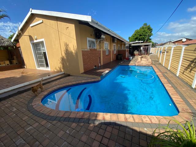 3 Bedroom House for sale in Austerville