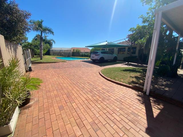 4 Bedroom House for sale in Bluff