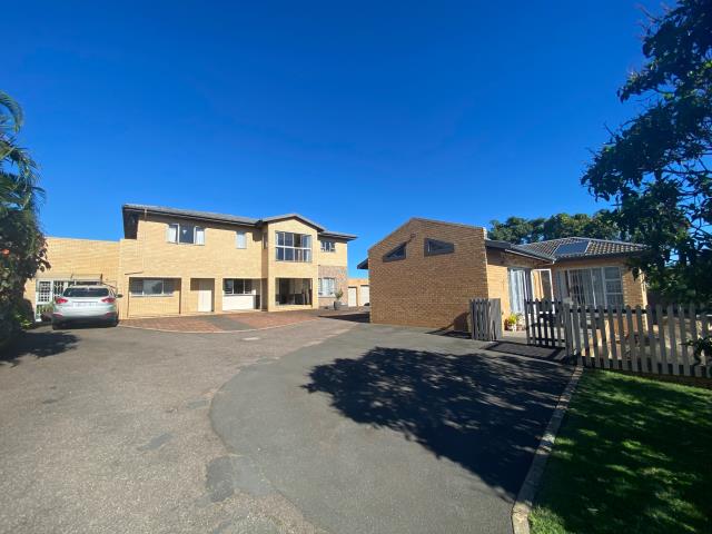 5 Bedroom House for sale in Bluff