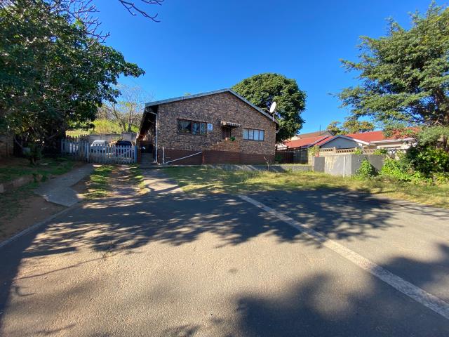 5 Bedroom House for sale in Bluff