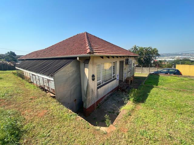 3 Bedroom House for sale in Montclair