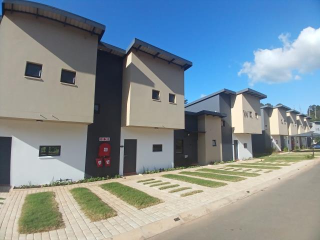 2 Bedroom Apartment for sale in Waterfall