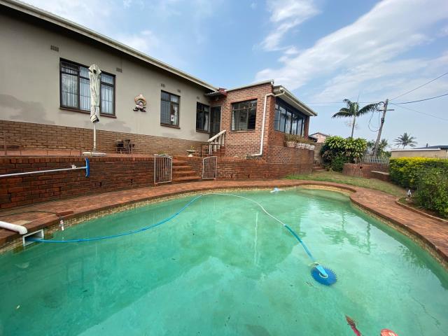 3 Bedroom House for sale in Bluff