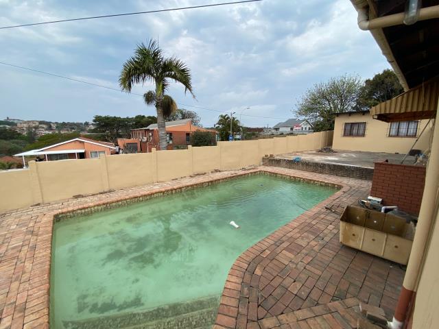 3 Bedroom House for sale in Bluff