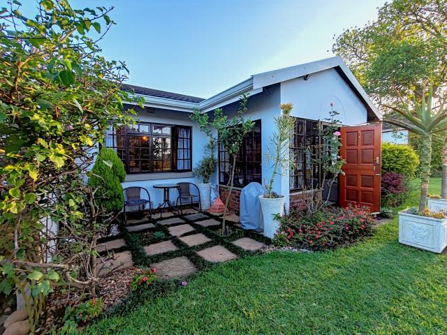 2 Bedroom Townhouse for sale in Kloof