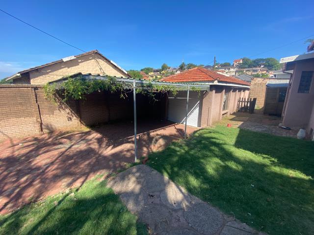 3 Bedroom House for sale in Bluff