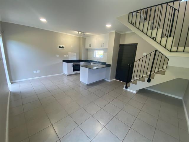 2 Bedroom Apartment for sale in Waterfall