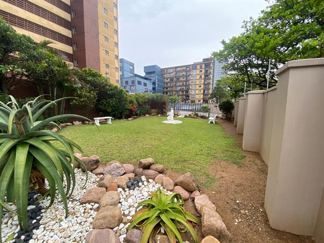2 Bedroom Apartment for sale in Amanzimtoti