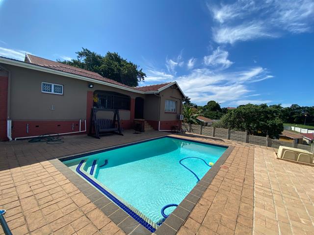 5 Bedroom House for sale in Sea View