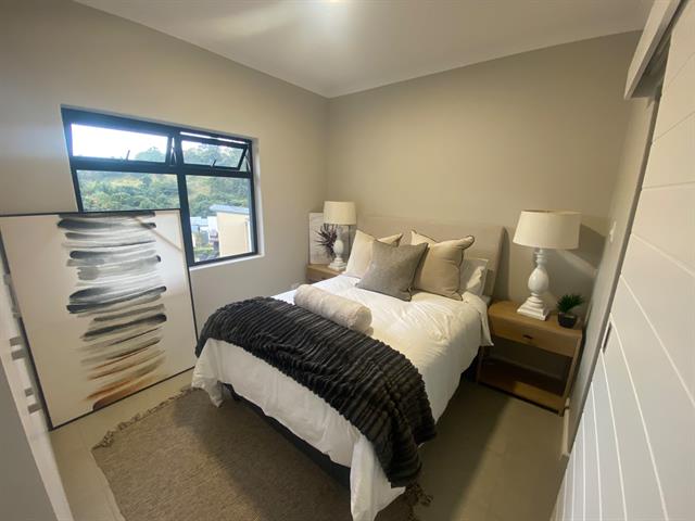 2 Bedroom Apartment for sale in Waterfall