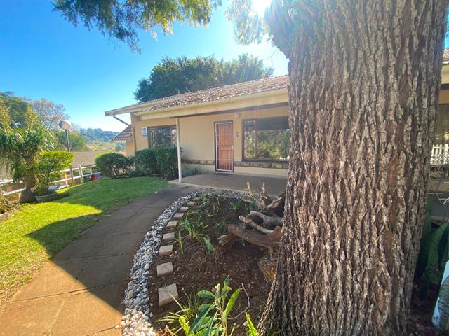2 Bedroom Townhouse for sale in Waterfall