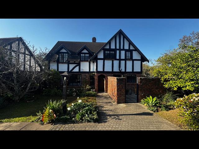 4 Bedroom House for sale in Hillcrest Central