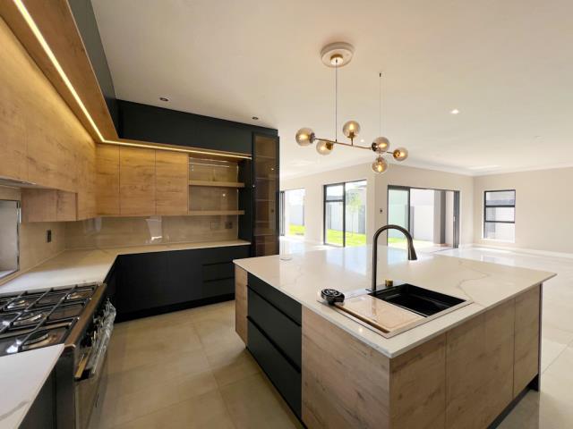 4 Bedroom House for sale in Midstream Heights